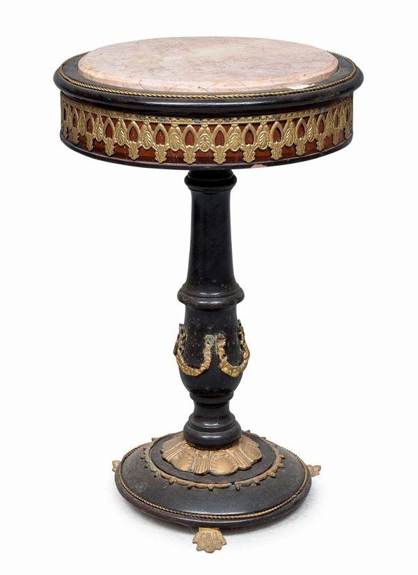 TAVOLO TONDO CON BRONZI