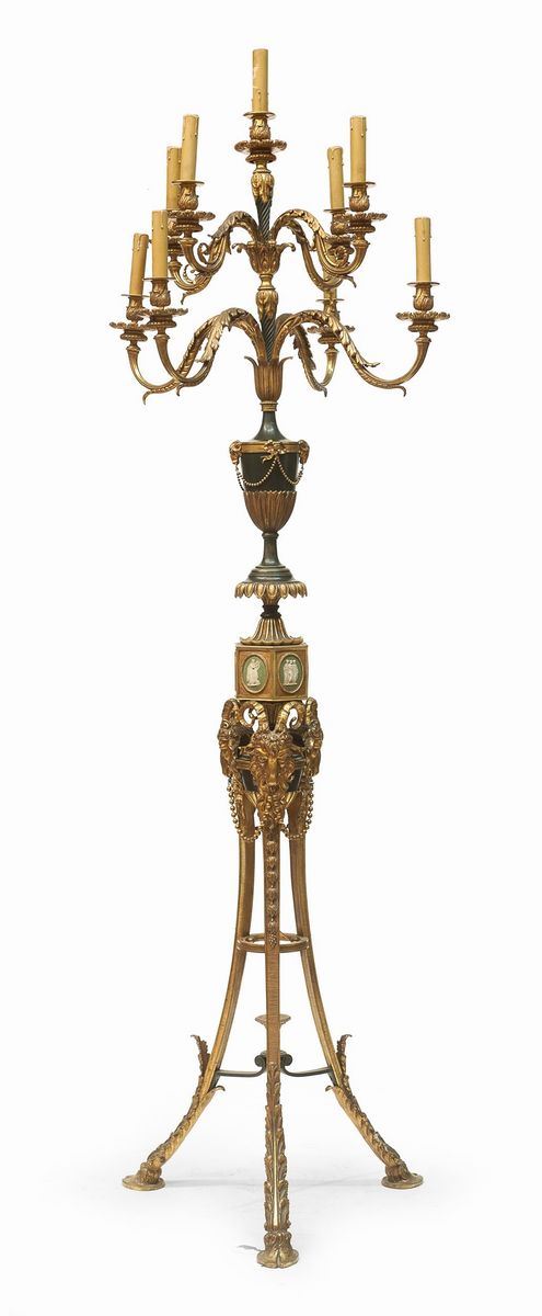 CANDELABRO DA TERRA IN BRONZO PERIDO GEORGIANO