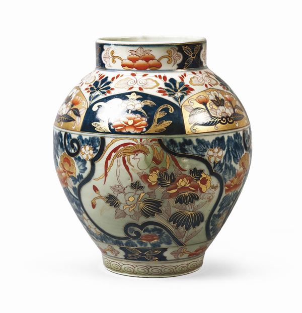 VASO IN PORCELLANA STILE IMARI