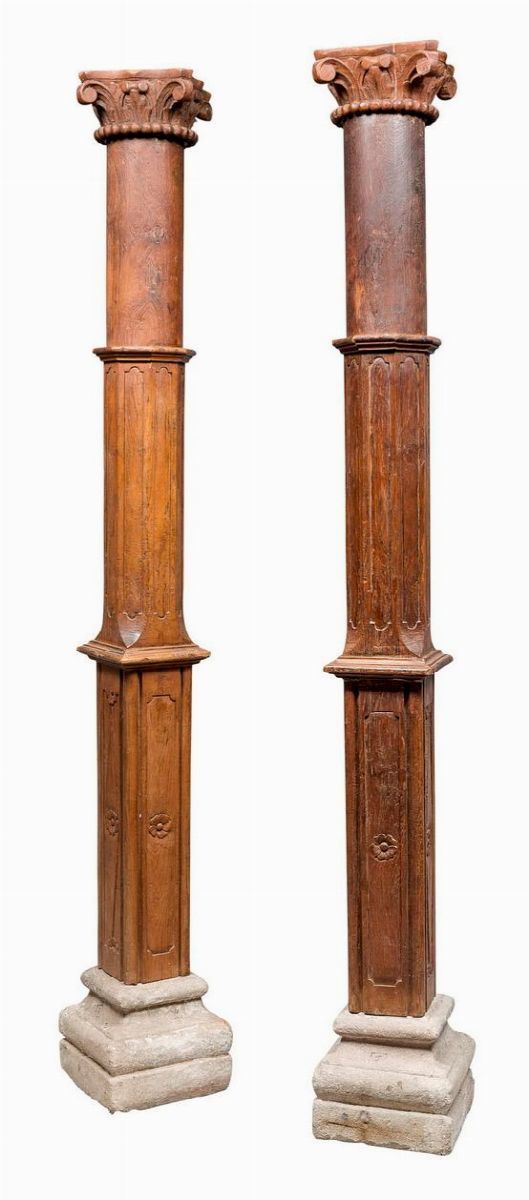 COPPIA DI COLONNE IN LEGNO, INDIA
