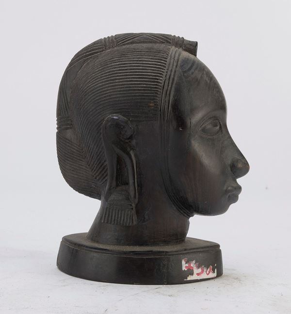 TESTA FEMMINILE IN EBANO, BENIN