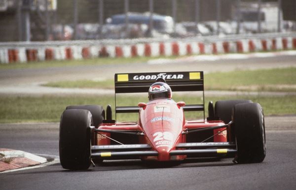 FOTOGRAFIA FERRARI DI GERHARD BERGER