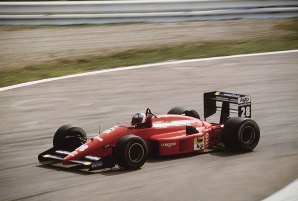 DUE FOTOGRAFIE FERRARI DI GERHARD BERGER