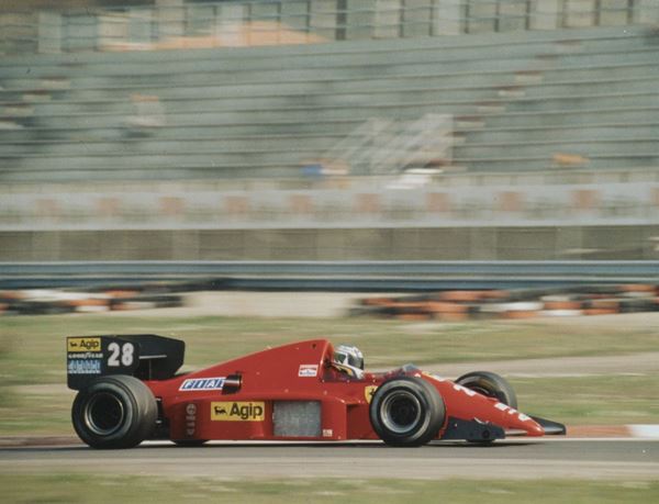 DUE FOTOGRAFIE FERRARI DI STEFAN JOHANSSON