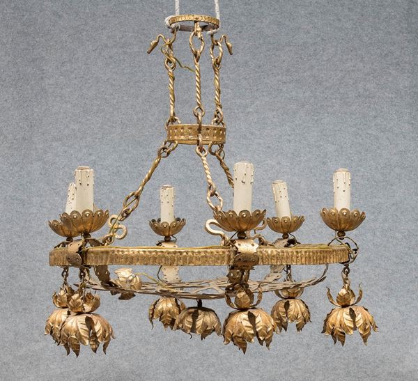 LAMPADARIO IN METALLO DORATO