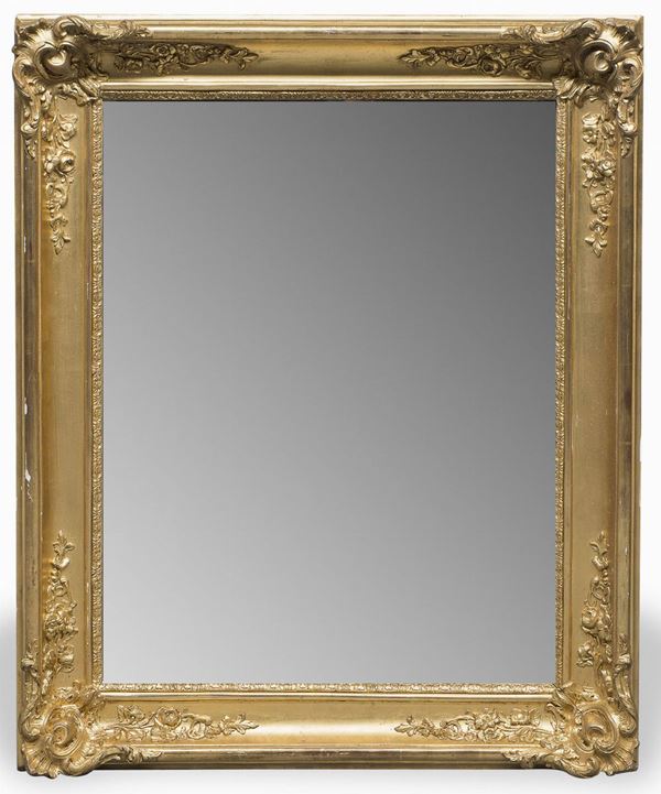 SPECCHIERA IN LEGNO E STUCCHI DORATI