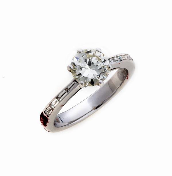 ANELLO SOLITAIRE CON BRILLANTI