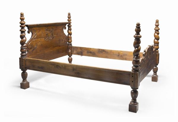 LETTO IN NOCE ELEMENTI BAROCCHI