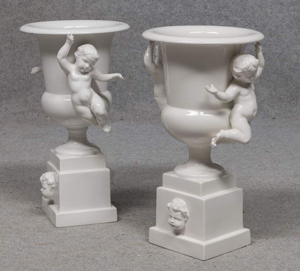 COPPIA DI VASI IN CERAMICA BIANCA