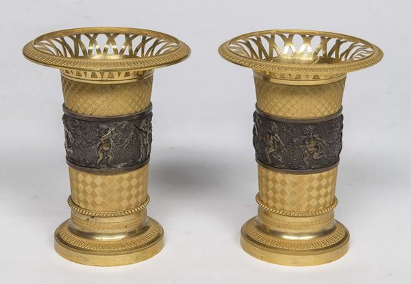 COPPIA DI VASETTI IN BRONZO