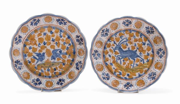COPPIA DI IN CRESPINE IN MAIOLICA, DERUTA