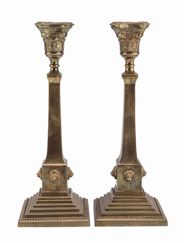 COPPIA DI CANDELIERI IN METALLO DORATO