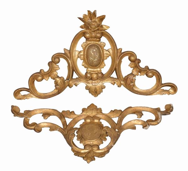 DUE FREGI IN LEGNO DORATO