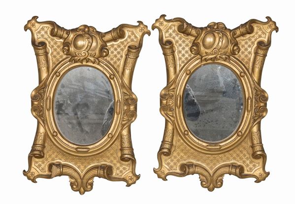 COPPIA DI SPECCHIERE IN LEGNO DORATO