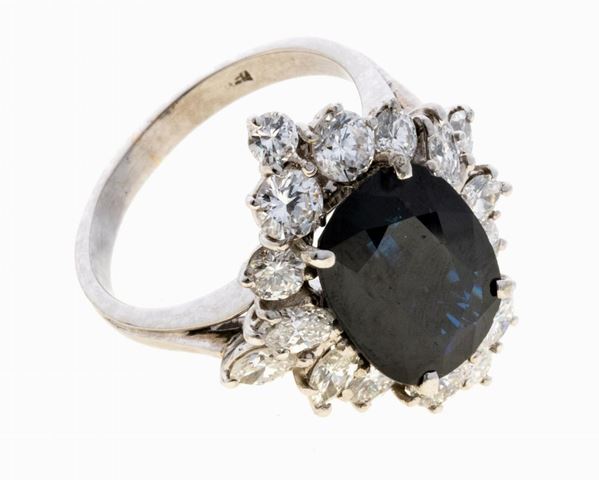 ANELLO CON ZAFFIRO E BRILLANTI