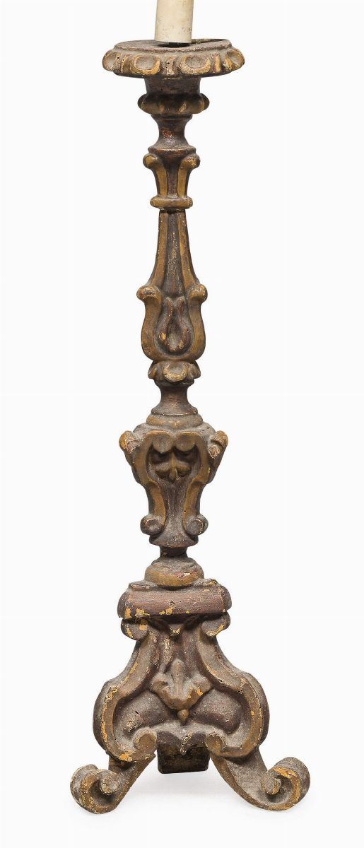 CANDELIERE IN LEGNO LACCATO, MARCHE