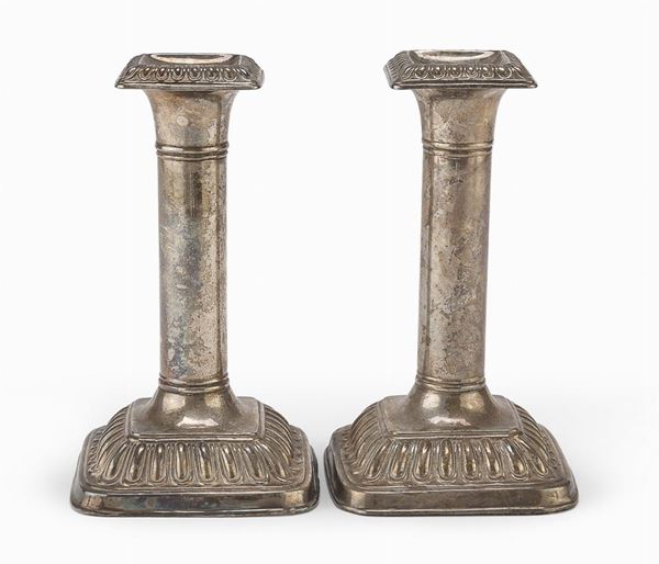 COPPIA DI CANDELIERI IN SILVERPLATED, ITALIA