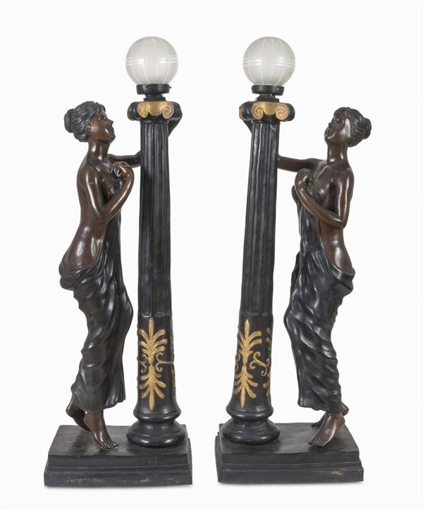 COPPIA DI LAMPADE DA TERRA CON VESTALI
