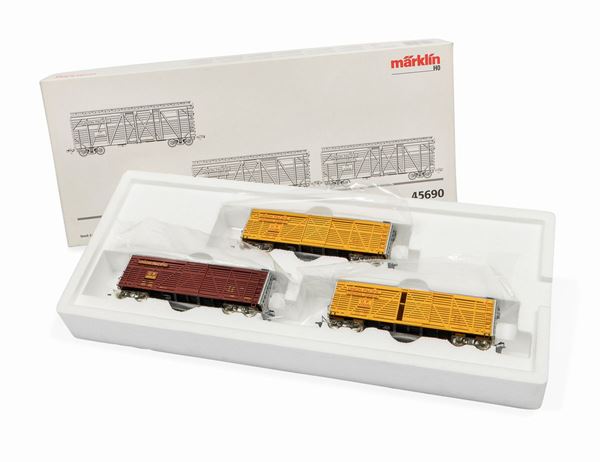 CARRI MERCI M&#196;RKLIN