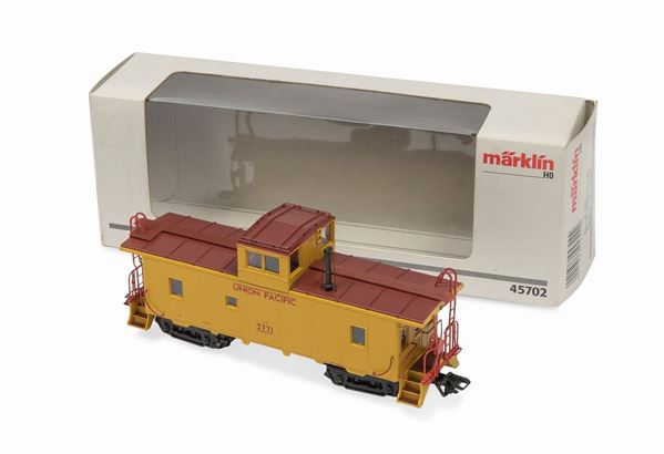 CARRO SCORTA M&#196;RKLIN