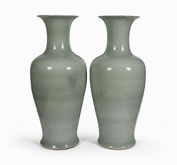COPPIA DI VASI IN CERAMICA CELADON, CINA