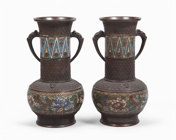 COPPIA DI VASI CLOISONN&#201;, CINA
