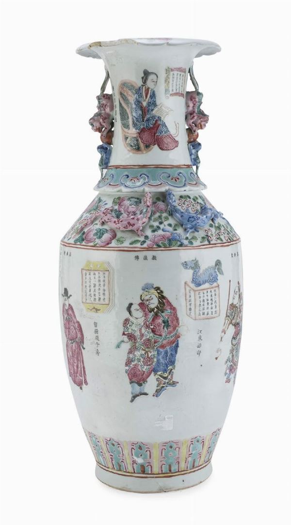 RESTI DI VASO IN PORCELLANA, CINA