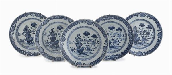 CINQUE PIATTI BIANCO E BLU, CINA XIX SECOLO