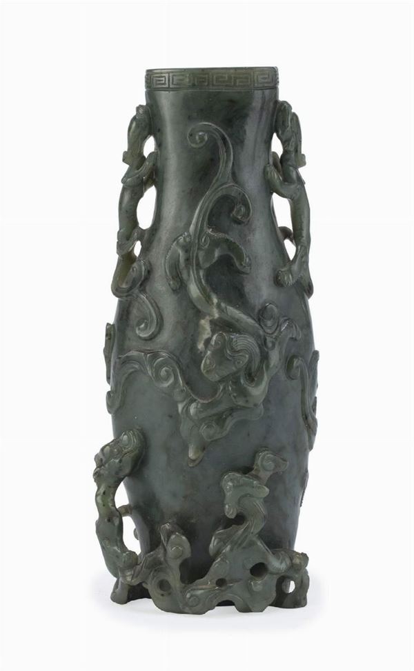 VASO IN GIADA, CINA XIX SECOLO