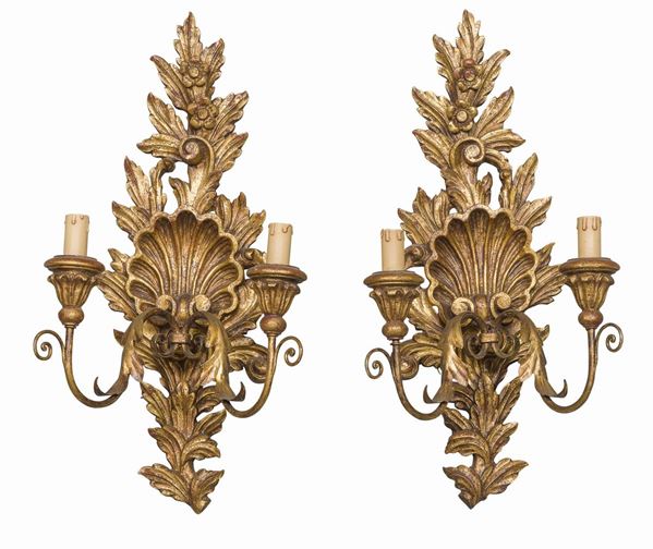 COPPIA DI APPLIQUES IN LEGNO DORATO