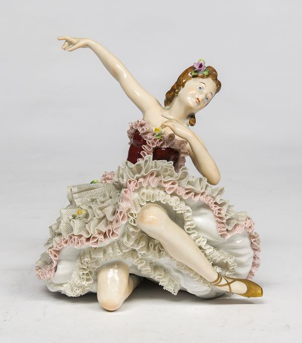 fIGURA DI BALLERINA IN PORCELLANA, GERMANIA