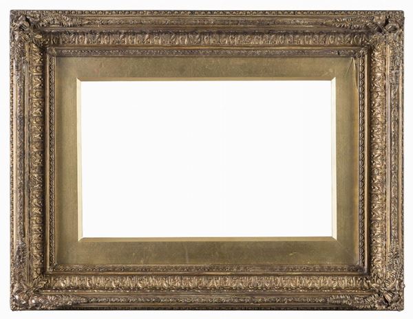 CORNICE IN LEGNO E STUCCHI DORATI