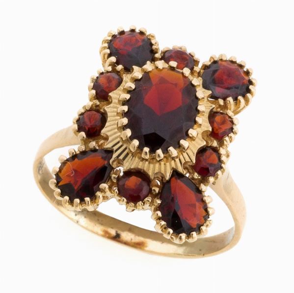 ANELLO CON GRANATI