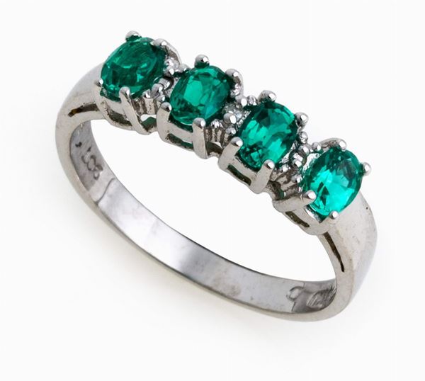 ANELLO CON SMERALDI E BRILLANTI