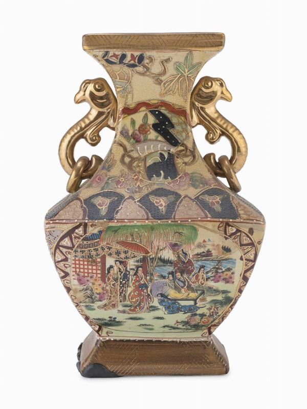 VASO IN PORCELLANA POLICROMA, CINA