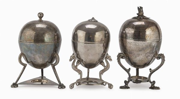 TRE GRANDI PORTAUOVA IN SILVERPLATED