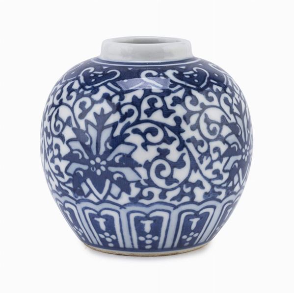 VASO IN PORCELLANA BIANCO E BLU, CINA