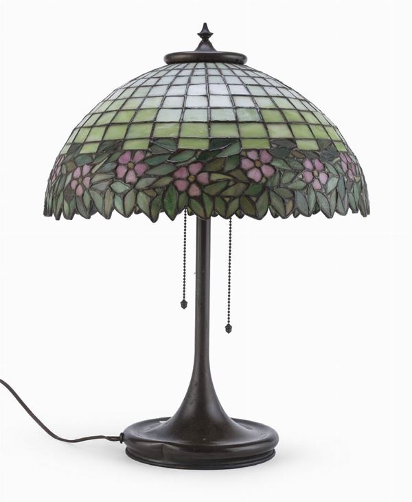 LAMPADA DA TAVOLO IN STILE TIFFANY