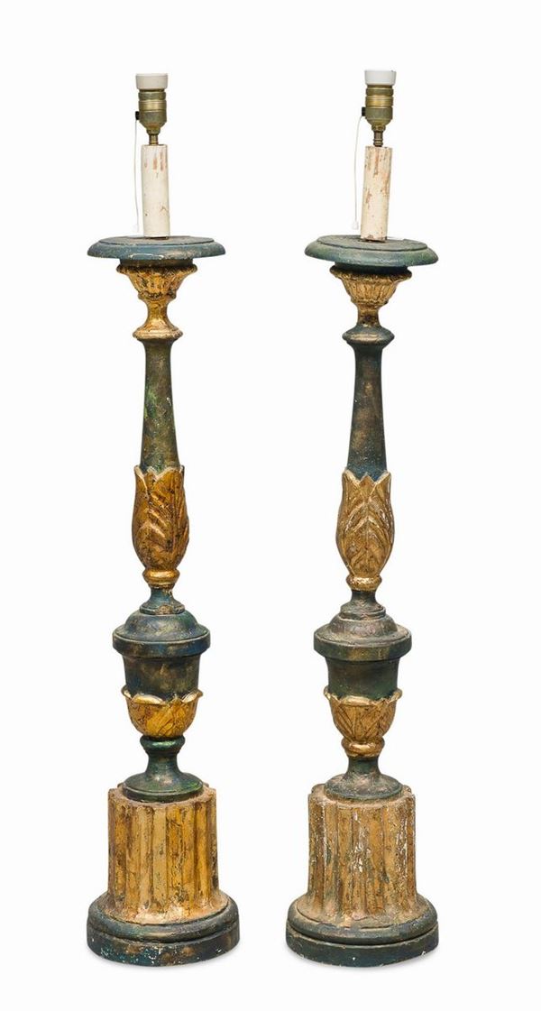 COPPIA DI CANDELIERI IN LEGNO LACCATO