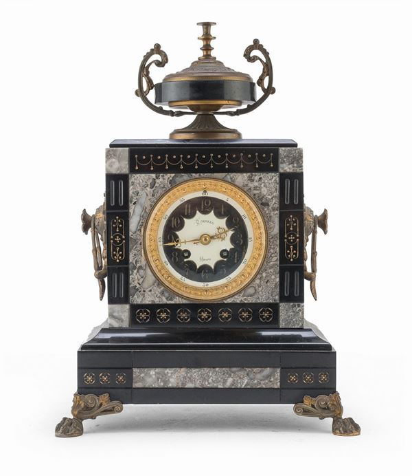 OROLOGIO DA TAVOLO IN MARMI F.TO DORANLO HAVRE