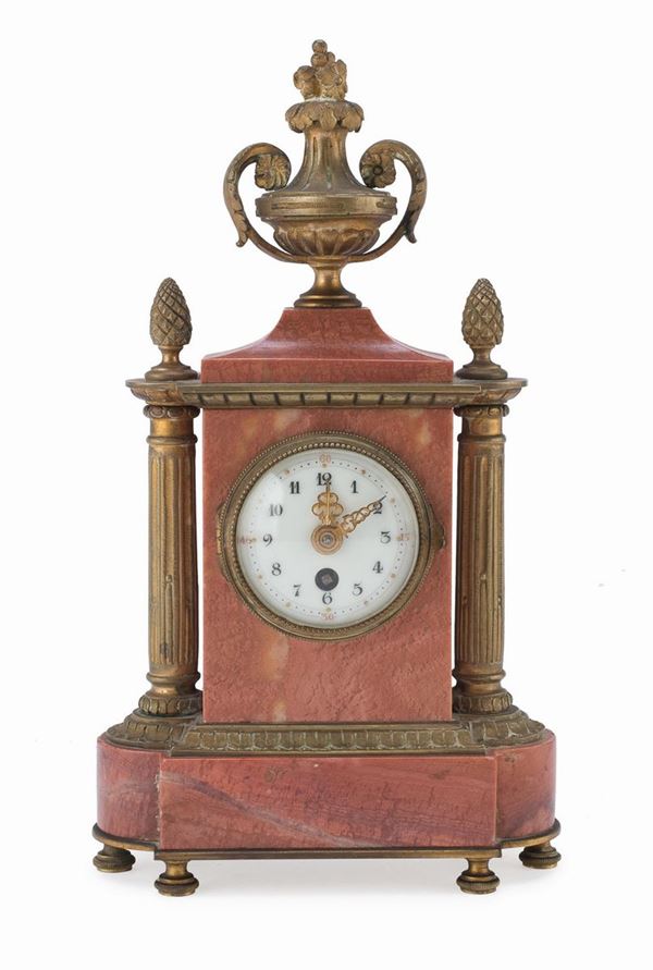 PICCOLO OROLOGIO IN MARMO ROSSO