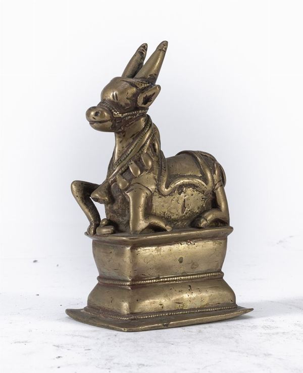 SCULTURA DI BUE IN BRONZO, INDIA