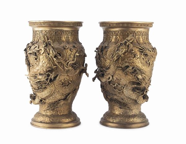 COPPIA DI VASI IN BRONZO, GIAPPONE FINE XIX SECOLO