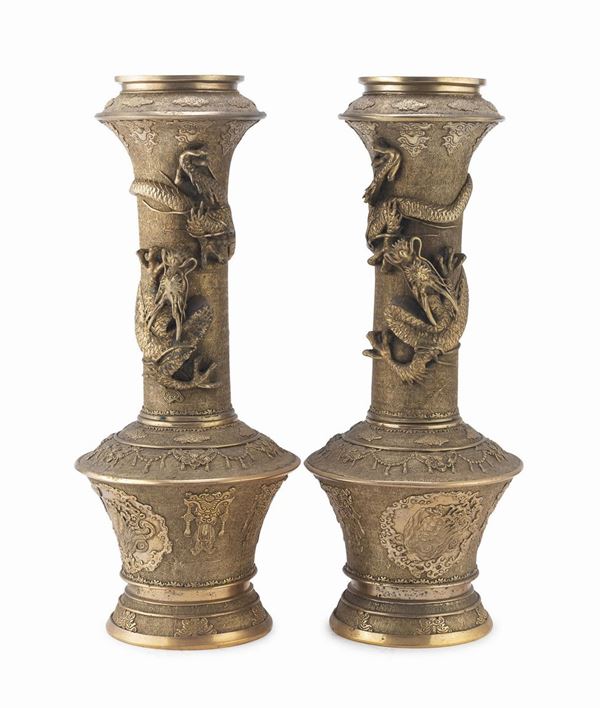 COPPIA DI VASI IN BRONZO, GIAPPONE INIZI XX SECOLO