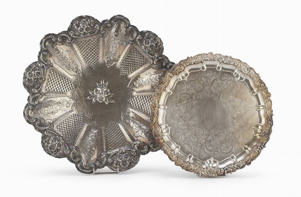 UNA FRUTTIERA E UN SALVER IN SILVERPLATED, REGNO UNITO