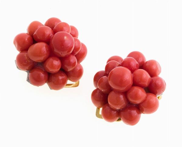 COPPIA DI ORECCHINI CON CORALLI