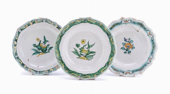 TRE PIATTI IN MAIOLICA, OFFICINE CAMPANE