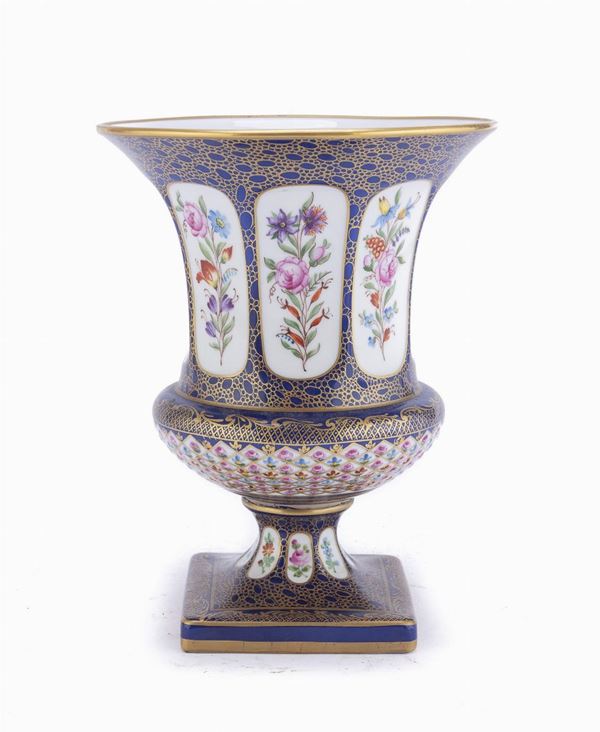 VASO IN PORCELLANA, SEVRES