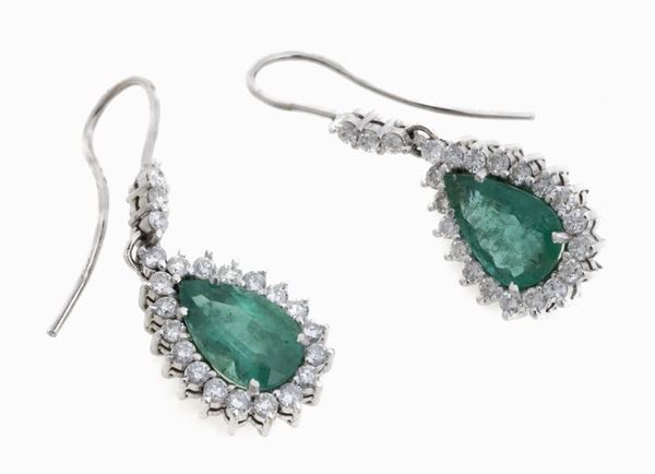COPPIA DI ORECCHINI CON SMERALDO E BRILLANTI