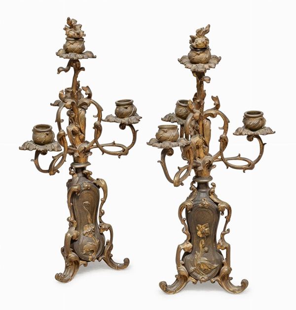 COPPIA DI CANDELABRI IN BRONZO